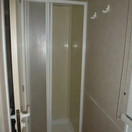 Mobil-home A مكان تخييم 3*