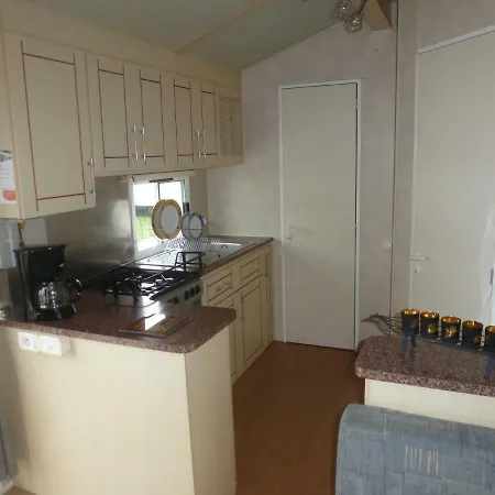 Mobil-home A مكان تخييم 3*